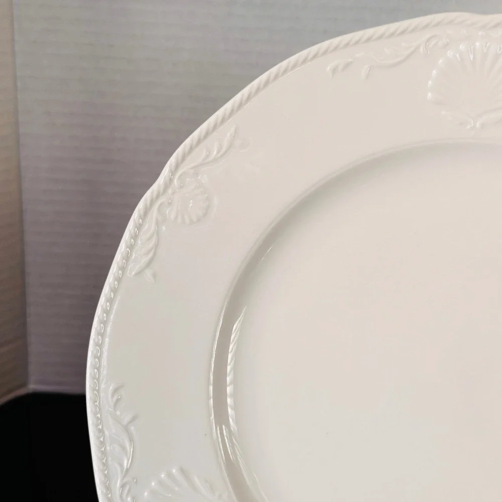 Set of 2 NEW Mikasa Hampton Bays Salad Plates Bone China 8.5